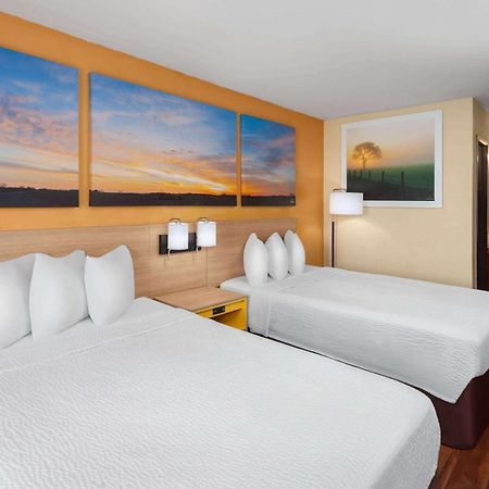 Days Inn By Wyndham Rockford I-90 Casino District Exteriér fotografie
